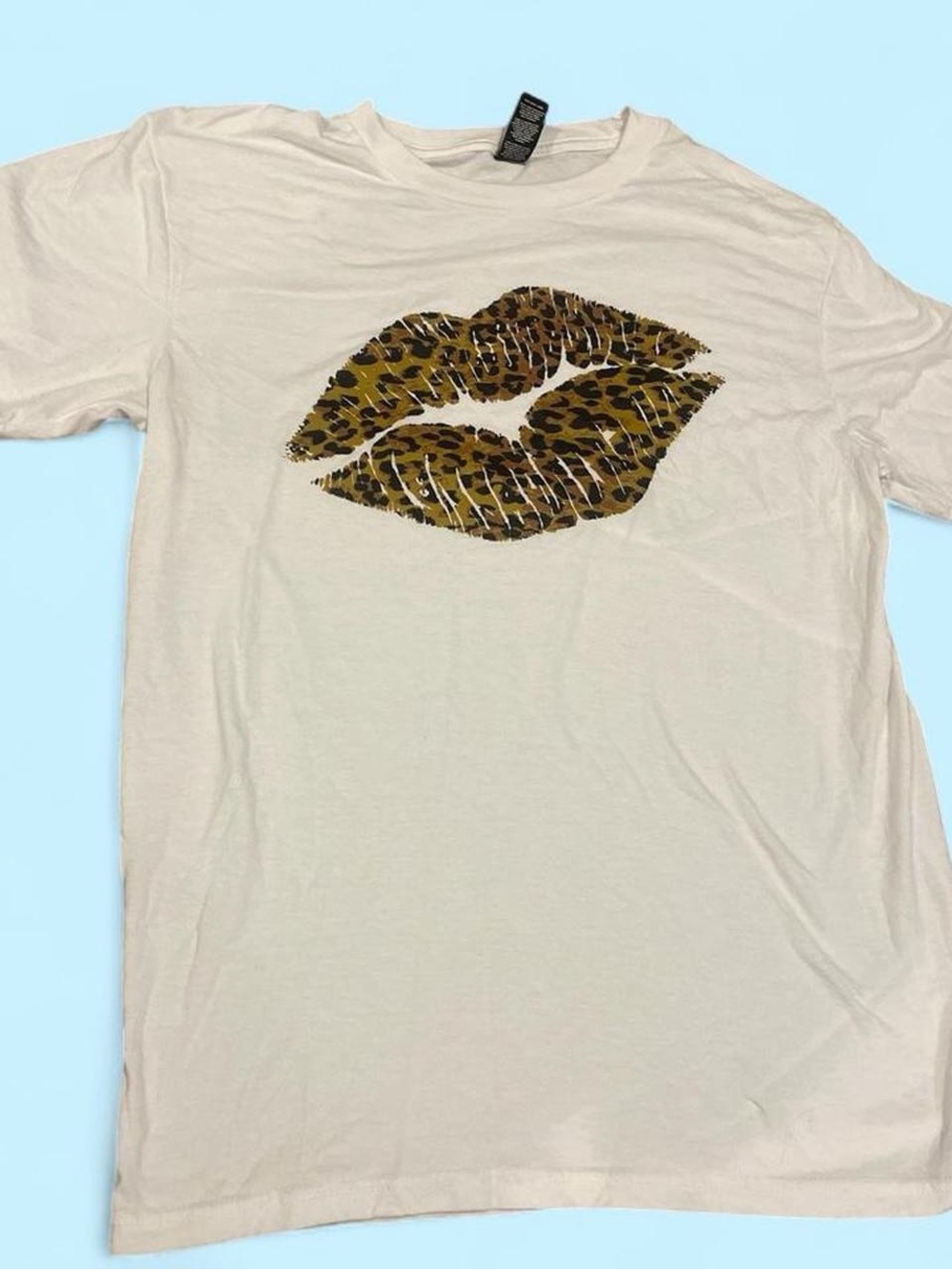 District Women's Short Sleeve Tee with Leopard Lip Graphic - White